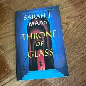 Sarah J Maas Throne of Glass EUC